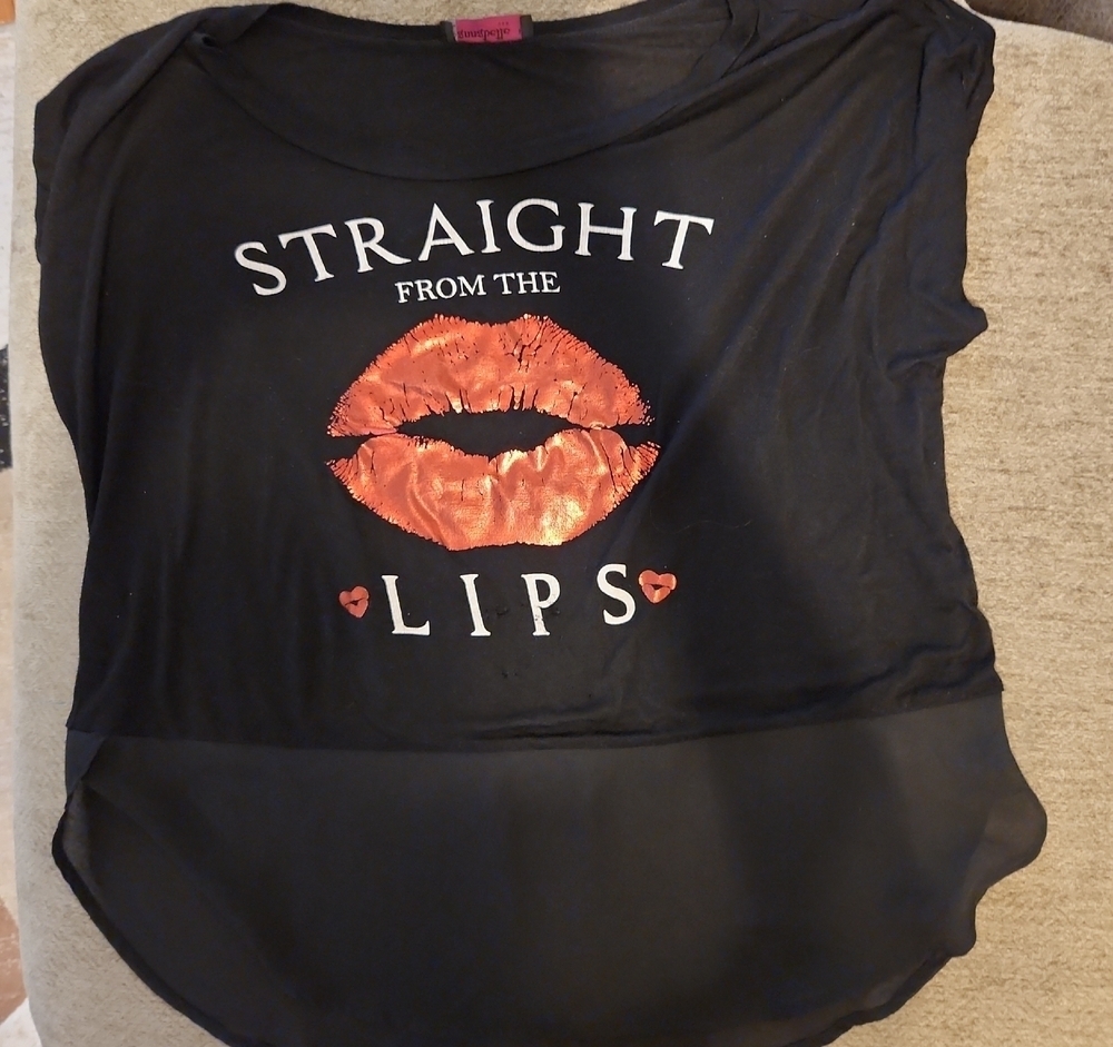 Annabelle Black and Red Graphic Muscle Tee